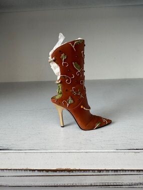 Just the Right Shoe “Earthly Delights” Item 25478